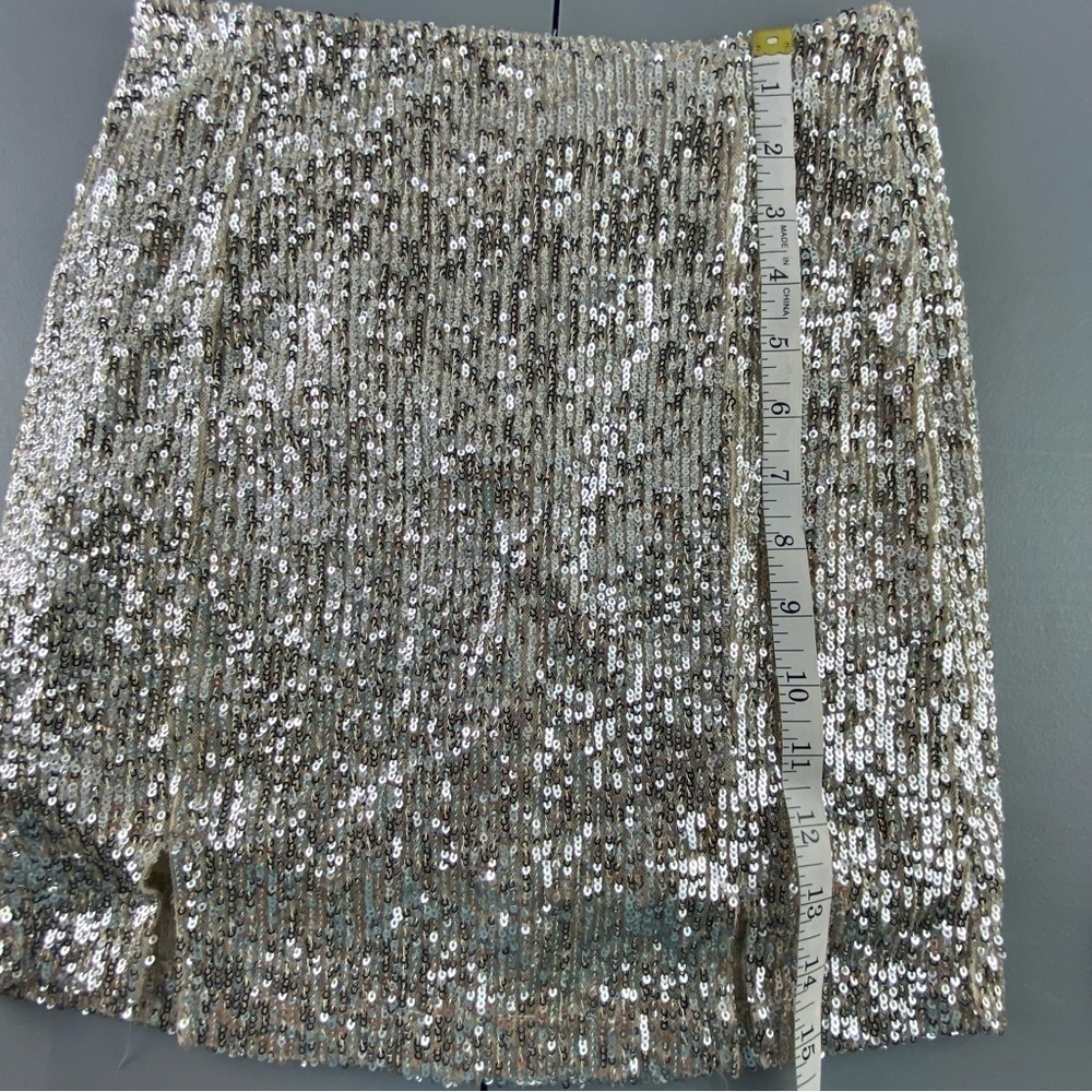 Love on a hanger silver sequin slit front mini skirt, 3 - Picture 9 of 10